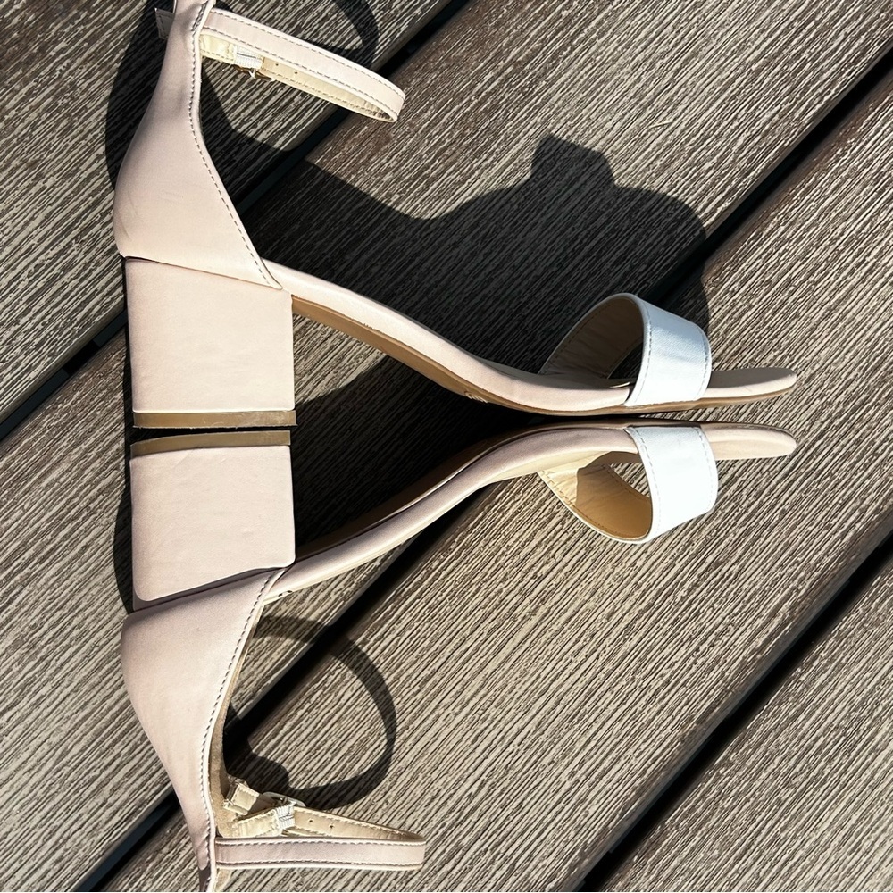 Lulus Harper Beige Block Heel Sandals White Toe Strap Size 8 - Picture 10 of 14